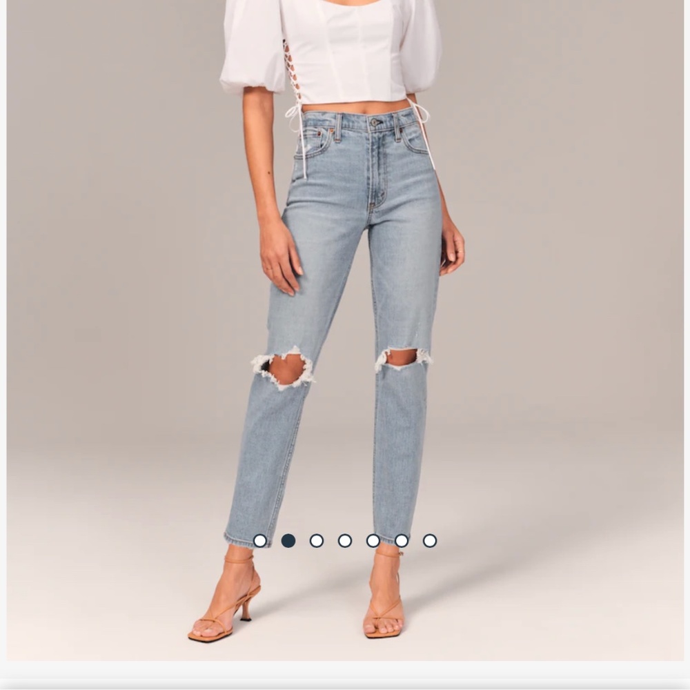 Abercrombie & Fitch high rise mom jean size 2